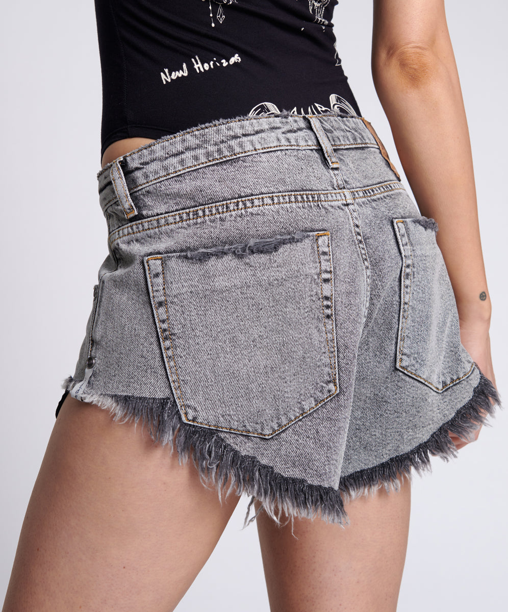 SOFT GREY ROLLERS DENIM SHORT